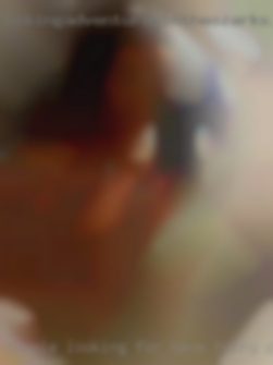 Couple looking for a 3rd have hairy pussy (Female).