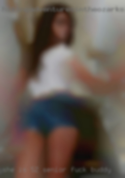 She is 5'2